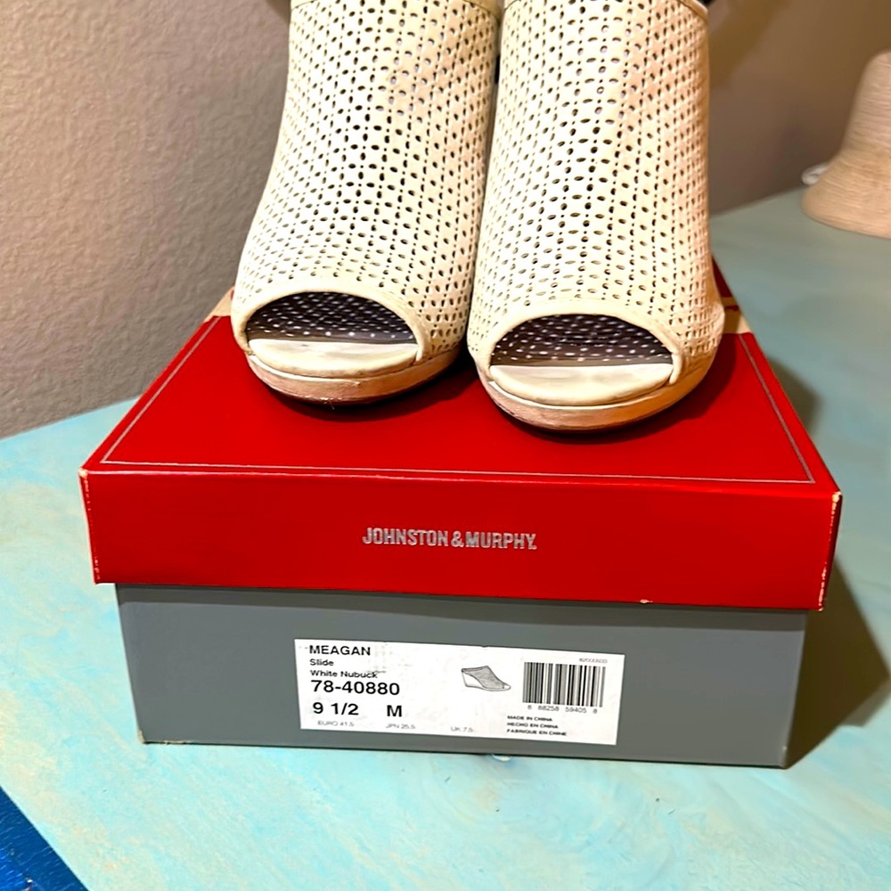 Johnson and Murphy White Nubuck wedge slide